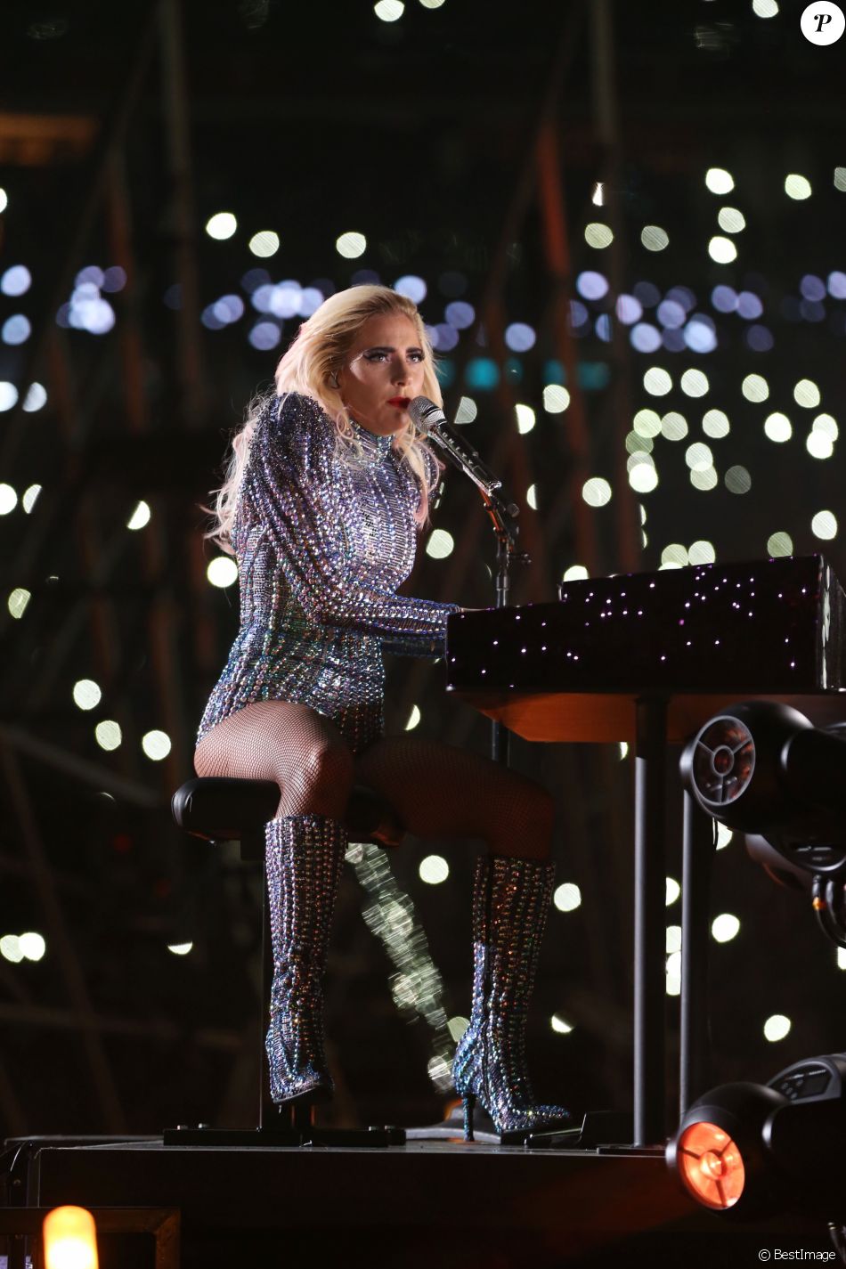 Lady Gaga en concert lors du Super Bowl au stade NRG à Houston, Texas