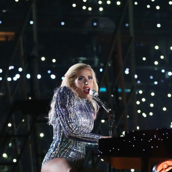 Lady Gaga en concert lors du Super Bowl au stade NRG à Houston, Texas, Etats-Unis, le 5 février 2017.