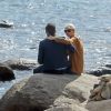 Exclusif -  Taylor Swift et son nouveau compagnon Tom Hiddleston, de 10 ans son aîné, passent un moment assis sur les rochers, en amoureux, face à la mer. Les 2 tourtereaux s'enlacent, s'embrassent et posent pour quelques selfies. Westerly, Rhode Island, USA. Le 13 juin 2016.