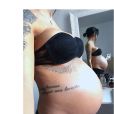 Enceinte de 8 mois, Julia Paredes affiche son corps sur Instagram. Janvier 2017.