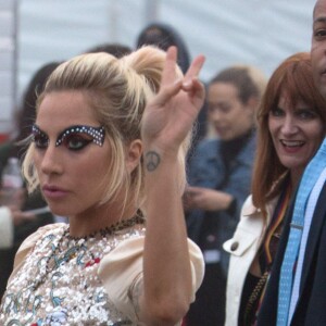 Lady Gaga à Venice avant le défilé de mode Tommy Hilfiger à Los Angeles, le 8 février 2017