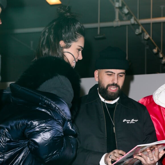 Kendall Jenner arrive au 11, Mercer St pour participer à une séance de dédicace pour V Magazine. New York, le 10 février 2017.