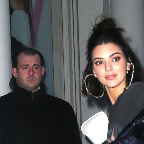Kendall Jenner arrive au 11, Mercer St pour participer à une séance de dédicace pour V Magazine. New York, le 10 février 2017.