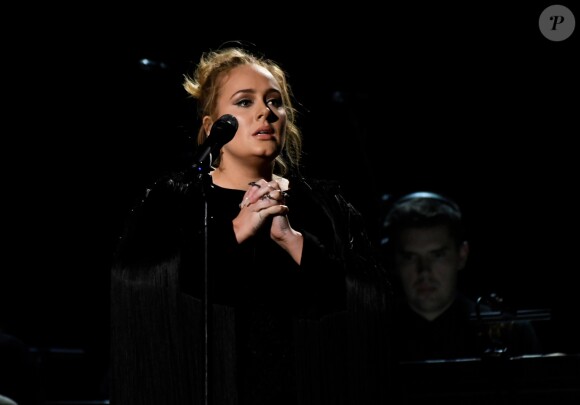 Adele à la 59ème soirée annuelle des Grammy Awards au Staples Center de Los Angeles, le 12 février 2017.
