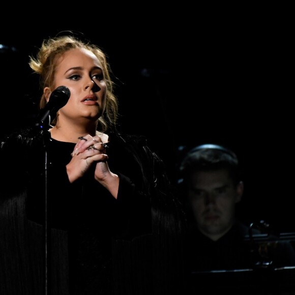 Adele à la 59ème soirée annuelle des Grammy Awards au Staples Center de Los Angeles, le 12 février 2017.