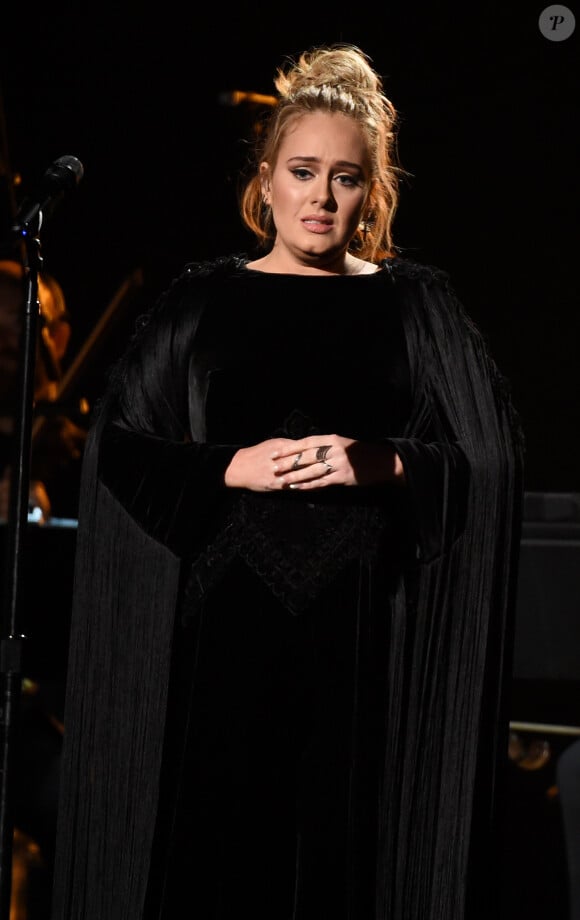 Adele à la 59ème soirée annuelle des Grammy Awards au Staples Center de Los Angeles, le 12 février 2017.