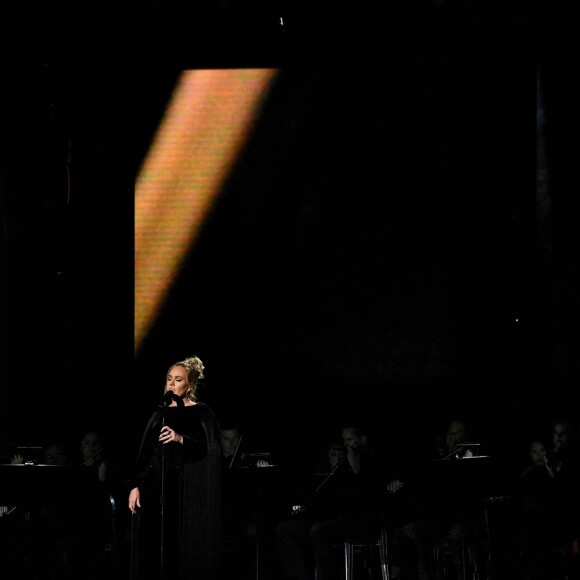 Adele à la 59ème soirée annuelle des Grammy Awards au Staples Center de Los Angeles, le 12 février 2017.