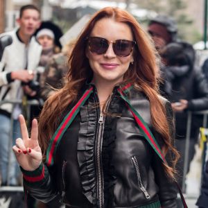 Lindsay Lohan habillée en Gucci de la tête aux pieds à la sortie de The View' à New York, le 13 février 2017