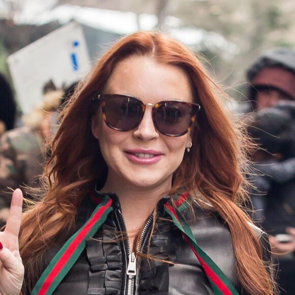 Lindsay Lohan habillée en Gucci de la tête aux pieds à la sortie de The View' à New York, le 13 février 2017