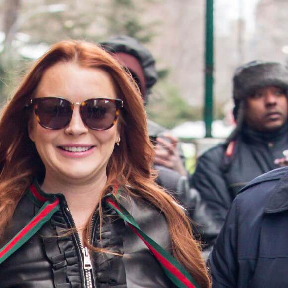 Lindsay Lohan habillée en Gucci de la tête aux pieds à la sortie de The View' à New York, le 13 février 2017