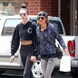 Exclusif - Lisa Rinna se balade avec sa fille Delilah Hamlin dans les rues de Beverly Hills, le 8 février 2017