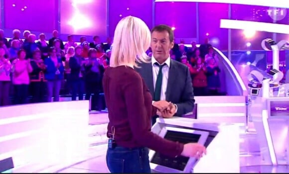 Jean-Luc Reichmann accueille Claire - "Les 12 Coups de midi", mercredi 15 février 2017, TF1