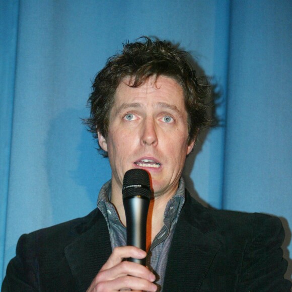 "HUGH GRANT" 1ERE DU FILM "LOVE ACTUALLY" A L'UGC NORMANDIE "PLAN SERRE" HOMME ACTEUR18/11/2003 - 