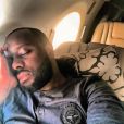 Maître Gims pose sans ses lunettes de soleil lors d'une sieste. Photo partagée sur Instagram en février 2017.