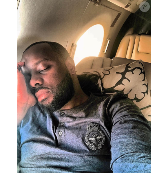 Photo Ma tre Gims Pose Sans Ses Lunettes De Soleil Lors D une Sieste Photo Ma tre Gims Pose Sans Ses Lunettes De Soleil Lors D une Sieste