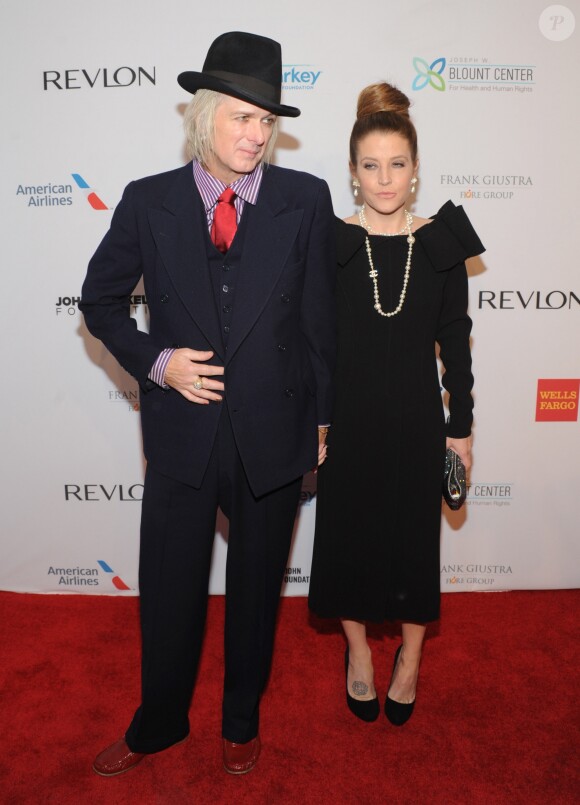 Lisa Marie Presley et Michael Lockwood - People a la soiree "Elton John AIDS Foundation" a New York le 15 octobre 2013.