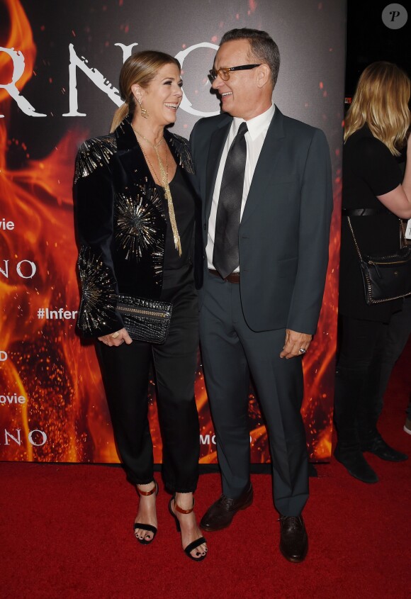 Tom Hanks et sa femme Rita Wilson à la projection de "Inferno" au DGA Theater à Los Angeles le 25 octobre 2016.
