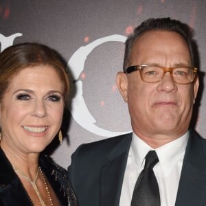 Tom Hanks et sa femme Rita Wilson à la projection de "Inferno" au DGA Theater à Los Angeles le 25 octobre 2016.