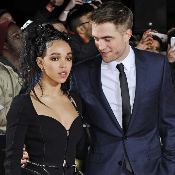 Robert Pattinson et sa compagne FKA Twigs à la première de "The Lost City of Z" à Londres, le 16 février 2017.