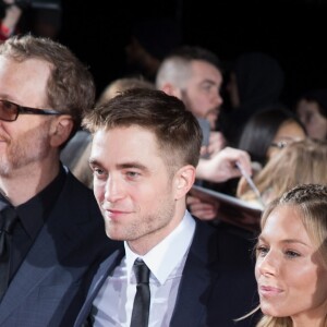 James Gray, Robert Pattinson, Sienna Miller et Charlie Hunnam à la première de "The Lost City of Z" à Londres, le 16 février 2017.