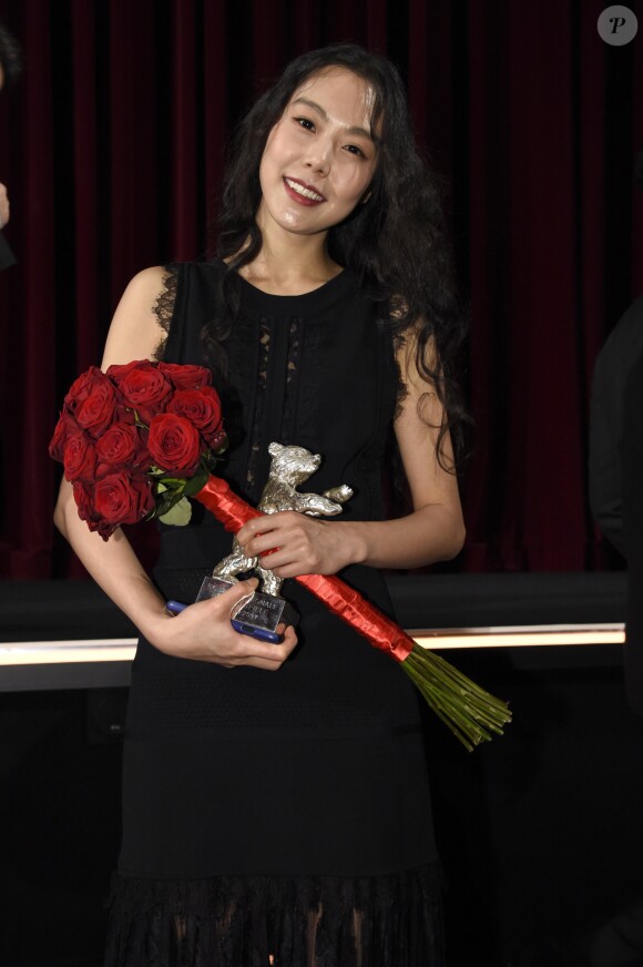 Kim Min-hee (prix d'interprétation féminine "On the Beach at Night Alone") - Cérémonie de remise des prix au 67e festival du film de Berlin le 18 février 2017. © Future-Image via ZUMA Press / Bestimage