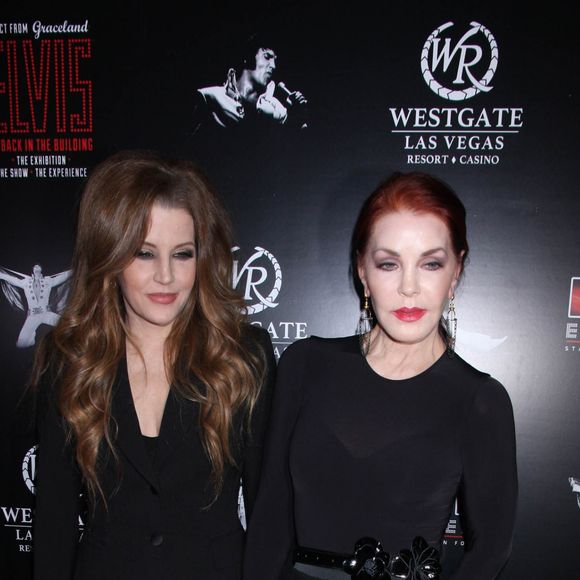 Priscilla Presley et sa fille Lisa Marie Presley à la Première du spectacle musical "Elvis The Experience" à Las Vegas. Le 23 avril 2015