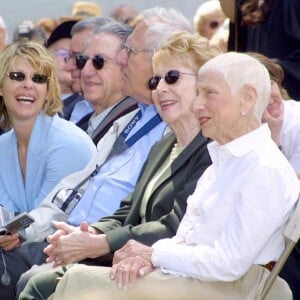 Kate Capshaw avec la famille de Steven Spielberg dont sa mère Leah, en 2002.