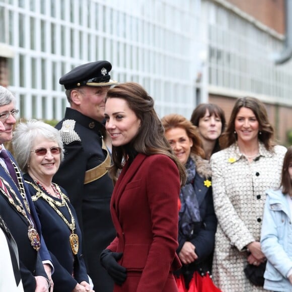 Kate Middleton, duchesse de Cambridge, arrive pour découvrir le programme MIST de l'association Action for Children, dont elle est la nouvelle marraine, le 22 février 2017 au Pays de Galles.