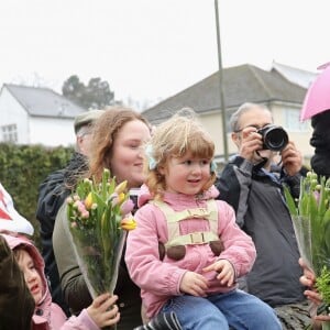 Kate Middleton, duchesse de Cambridge, a rencontré l'équipe d'intervention familiale à Caerphilly au Pays de Galles le 22 février 2017 et rencontré des enfants souffrant de problèmes émotionnels ou mentaux en sa qualité de nouvelle marraine d'Action for Children.