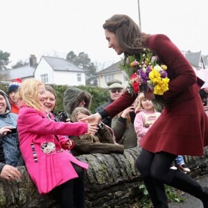 Kate Middleton, duchesse de Cambridge, a rencontré l'équipe d'intervention familiale à Caerphilly au Pays de Galles le 22 février 2017 et rencontré des enfants souffrant de problèmes émotionnels ou mentaux en sa qualité de nouvelle marraine d'Action for Children.