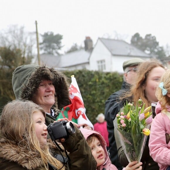 Kate Middleton, duchesse de Cambridge, a rencontré l'équipe d'intervention familiale à Caerphilly au Pays de Galles le 22 février 2017 et rencontré des enfants souffrant de problèmes émotionnels ou mentaux en sa qualité de nouvelle marraine d'Action for Children.