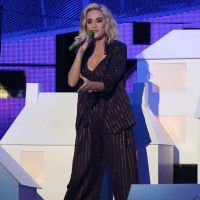 Katy Perry : Un de ses danseurs tombe de la scène en plein show des BRITs !