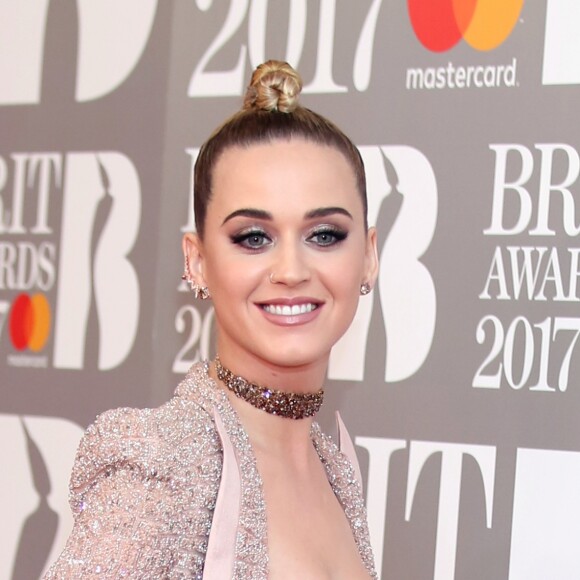 Katy Perry arrivant aux Brit Awards 2017 à Londres, le 22 février 2017.