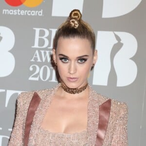 Katy Perry arrivant aux Brit Awards 2017 à Londres, le 22 février 2017.