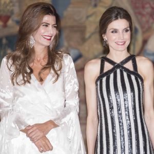Le roi Felipe VI et la reine Letizia d'Espagne se réunissaient à nouveau avec le président argentin Mauricio Macri et sa femme Juliana Awada le 23 février 2017 au palais du Pardo à Madrid à l'occasion d'un dîner officiel offert par le couple présidentiel argentin, au lendemain de celui organisé par le couple royal.