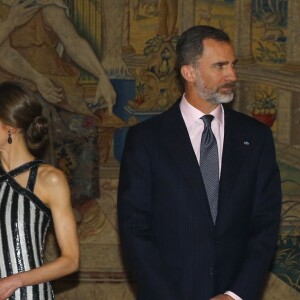 Le roi Felipe VI et la reine Letizia d'Espagne se réunissaient à nouveau avec le président argentin Mauricio Macri et sa femme Juliana Awada le 23 février 2017 au palais du Pardo à Madrid à l'occasion d'un dîner officiel offert par le couple présidentiel argentin, au lendemain de celui organisé par le couple royal.