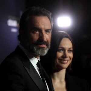 Jean Dujardin et sa compagne Nathalie Péchalat sur le tapis rouge de la 42ème cérémonie des César à la Salle Pleyel à Paris le 24 février 2017. © Olivier Borde / Dominique Jacovides / Bestimage