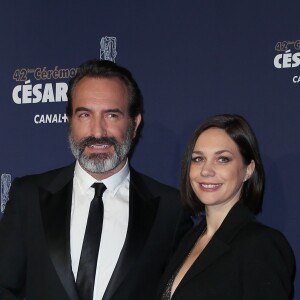 Jean Dujardin et sa compagne Nathalie Péchalat sur le tapis rouge de la 42ème cérémonie des César à la Salle Pleyel à Paris le 24 février 2017. © Olivier Borde / Dominique Jacovides / Bestimage