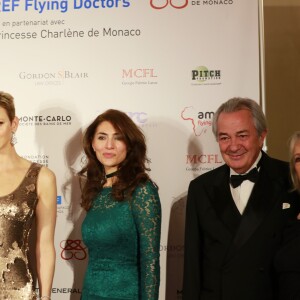 La princesse Charlene de Monaco, Caterina Murino, Remo Girone et sa femme Victoria Zinny- Photocall de la soirée de gala de L'AMREF Flying Doctors à Monaco le 24 février 2017.