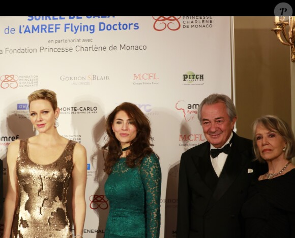 La princesse Charlene de Monaco, Caterina Murino, Remo Girone et sa femme Victoria Zinny- Photocall de la soirée de gala de L'AMREF Flying Doctors à Monaco le 24 février 2017.