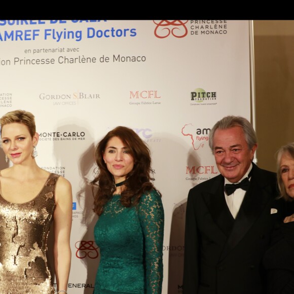 La princesse Charlene de Monaco, Caterina Murino, Remo Girone et sa femme Victoria Zinny- Photocall de la soirée de gala de L'AMREF Flying Doctors à Monaco le 24 février 2017.