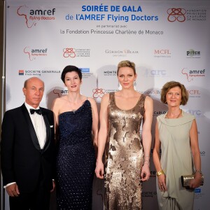Riccardo Arvati, Agnès Falco, la princesse Charlène de Monaco et Mireille Faugère - Photocall de la soirée de gala de L'AMREF Flying Doctors à Monaco le 24 février 2017.