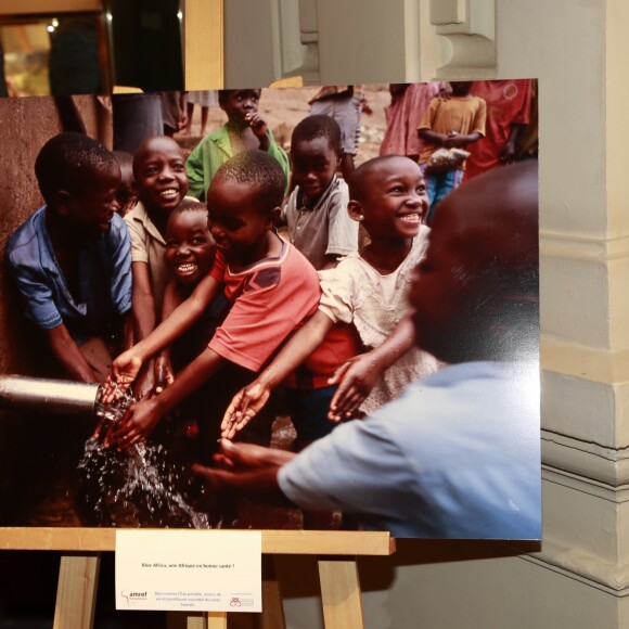 Photocall de L'exposition qui revenait en images sur le Projet Kilifi lancé début 2016 par l'AMREF en partenariat avec la Fondation Princesse Charlène à la soirée de gala de L'AMREF Flying Doctors à Monaco le 24 février 2017 © Claudia Albuquerque / Bestimage