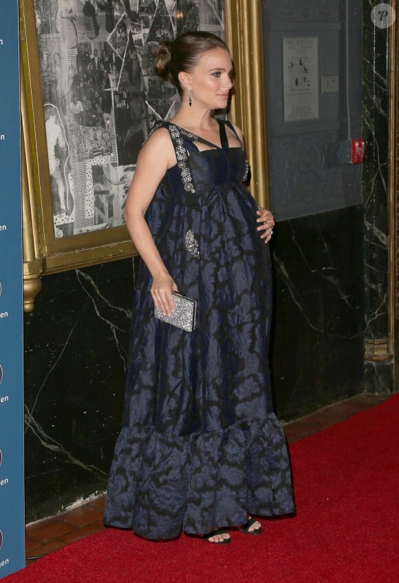 Natalie Portman enceinte à la 21ème soirée annuelle Huading Global Film Awards à Hollywood, le 15 décembre 2016 © AdMedia via Zuma/Bestimage