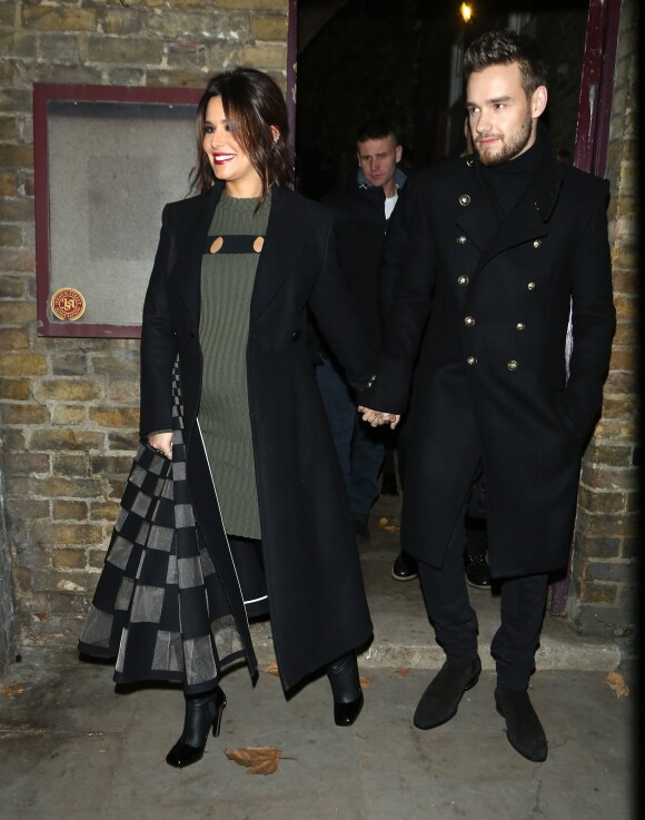 Cheryl Cole (Cheryl Fernandez-Versini) enceinte et son compagnon Liam Payne à la sortie de la chorale de Noël de l'église de St James à Londres. 29 November 2016