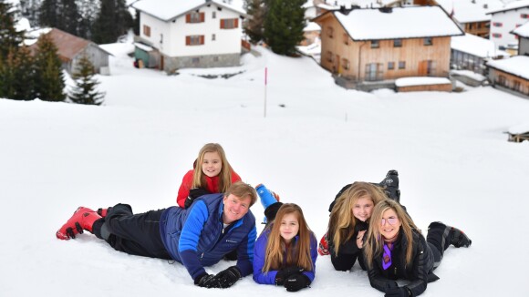 Willem-Alexander et Maxima des Pays-Bas : Tout heureux au ski avec leurs filles