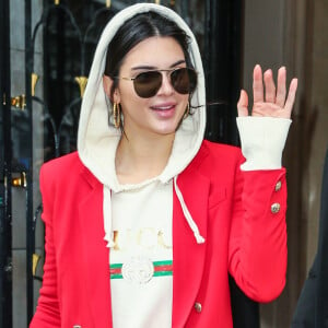 Exclusif - Kendall Jenner quitte l'hôtel George V à Paris le 1er mars 2017. © Bestimage Exclusive - For Germany please call for price - No Web en Suisse / Belgique Kendall Jenner leaves George V Hotel in Paris on march 1st 201701/03/2017 - Paris