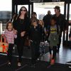 Brad Pitt, Angelina Jolie et leurs enfants Maddox, Pax, Zahara, Shiloh, Vivienne et Knox prennent l'avion à l'aéroport de Los Angeles pour venir passer quelques jours dans leur propriété de Miraval, le 6 juin 2015.