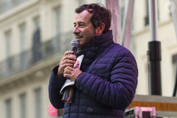 Bernard Montiel lors du concert MFM Radio Live, place de la République à Lyon, le 3 mars 2017.