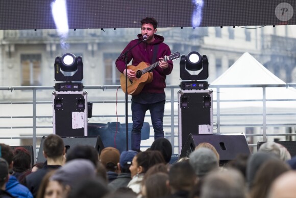 Louka lors du concert MFM Radio Live, place de la République à Lyon, le 3 mars 2017.
